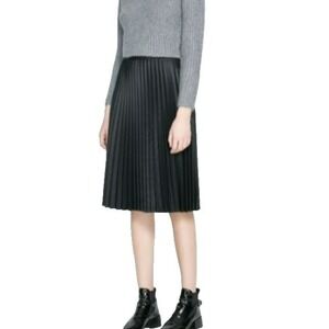 Zara Black Accordion Pleat A-Line Midi Skirt XS Minimalist Classic Parisian Chic